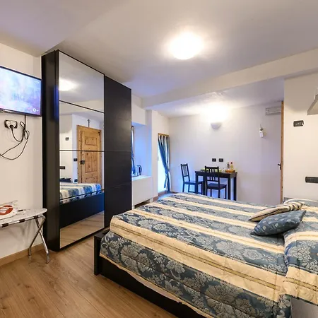 Hotel Garni Le Corti 3*